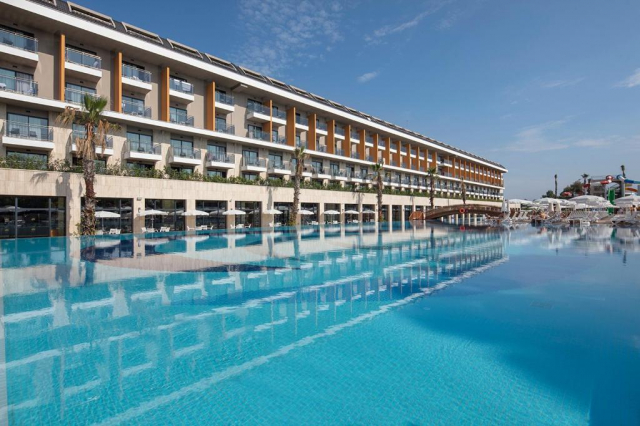 20.09 avion Bucuresti, Turcia - Antalya Belek, Aydinbey Queen's Palace & Spa Resort 832 EURO, 7 nopti, Ultra all inclusive