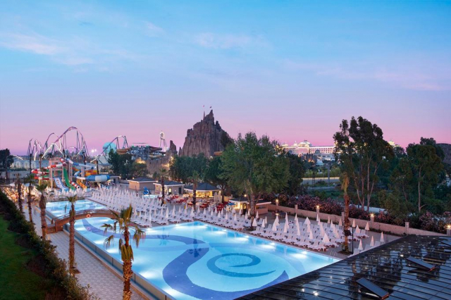 20.09 avion Bucuresti, Turcia - Antalya Belek, Aydinbey Queen's Palace & Spa Resort 832 EURO, 7 nopti, Ultra all inclusive