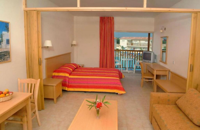 13.09 avion Bucuresti, Cipru - Zona Larnaca Ayia Napa, Hotel Tsokkos Paradise Holiday Village 812 EURO, 7 nopti, Demipensiune inclusa