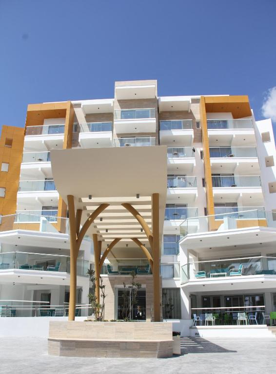 27.09 avion Bucuresti, Cipru - Zona Larnaca Protaras, Hotel Captain Pier 557 EURO, 7 nopti, Mic dejun inclus