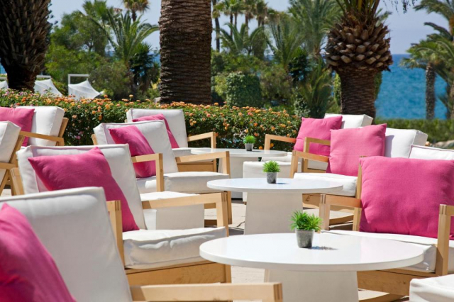 27.09 avion Bucuresti, Cipru - Zona Larnaca Larnaca, Hotel Sandy Beach & Spa 861 EURO, 7 nopti, Demipensiune inclusa