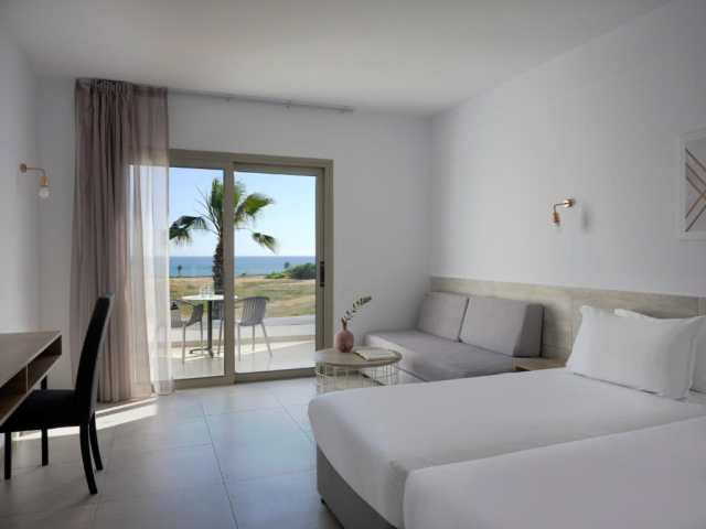 27.09 avion Bucuresti, Cipru - Zona Larnaca Ayia Napa, Atlantica Panthea Resort 685 EURO, 7 nopti, Demipensiune inclusa
