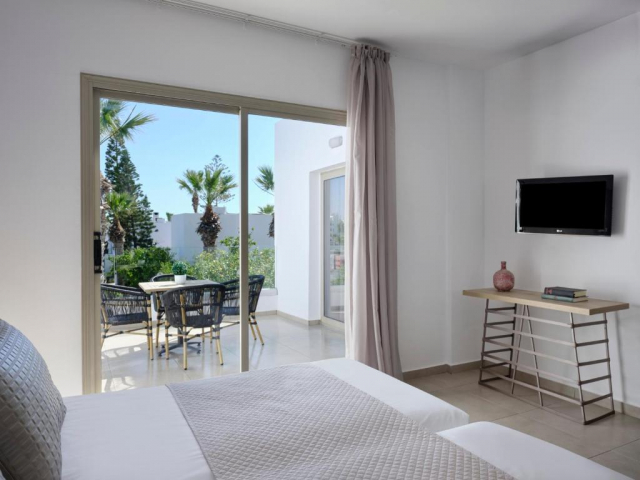 27.09 avion Bucuresti, Cipru - Zona Larnaca Ayia Napa, Atlantica Panthea Resort 685 EURO, 7 nopti, Demipensiune inclusa