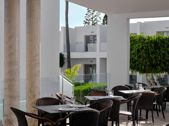 27.09 avion Bucuresti, Cipru - Zona Larnaca Ayia Napa, Atlantica Panthea Resort 685 EURO, 7 nopti, Demipensiune inclusa