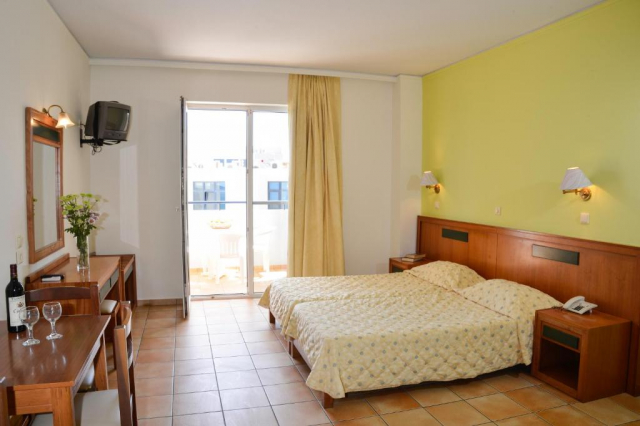 17.09 avion Bucuresti, Grecia - Creta - Heraklion Rethymnon, Lefkoniko Beach 567 EURO, 7 nopti, Demipensiune inclusa