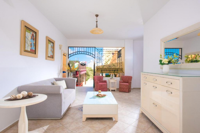 17.09 avion Bucuresti, Grecia - Creta - Heraklion Malia, Irida Apartments Malia 391 EURO, 7 nopti, Fara masa