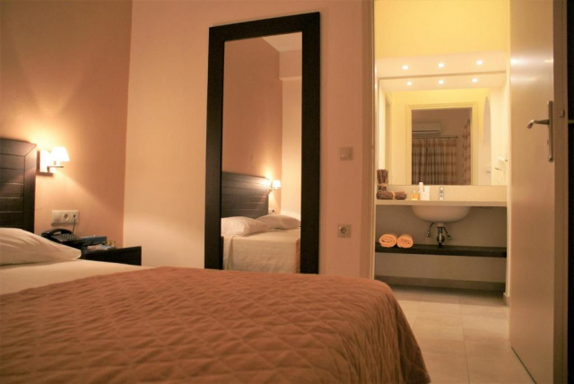 17.09 avion Bucuresti, Grecia - Creta - Heraklion Gouves, Hotel Your Memories 528 EURO, 7 nopti, Fara masa