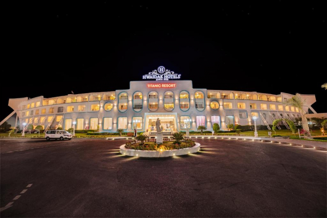 01.11 avion Bucuresti, Egipt - Hurghada Hurghada City, Titanic Resort & Aqua Park 704 EURO, 7 nopti, All inclusive