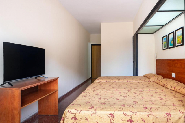 30.09 avion Bucuresti, Spania - Costa Brava - Barcelona Lloret de Mar, Hotel htop Palm Beach & SPA 606 EURO, 7 nopti, Demipensiune inclusa