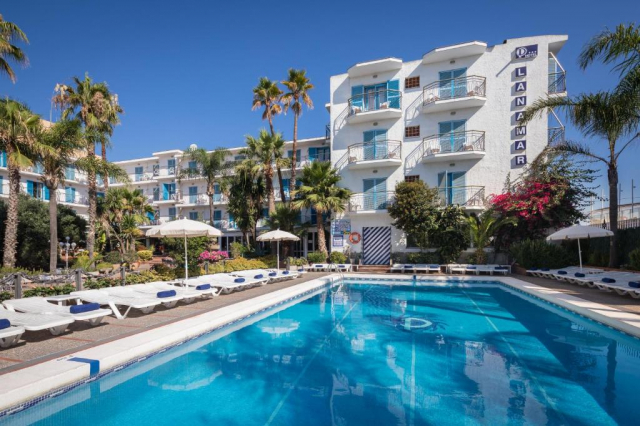 02.10 avion Bucuresti, Spania - Costa Brava - Barcelona Malgrat de Mar, Hotel htop Planamar 587 EURO, 7 nopti, Demipensiune inclusa