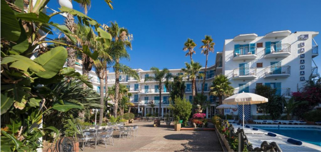 02.10 avion Bucuresti, Spania - Costa Brava - Barcelona Malgrat de Mar, Hotel htop Planamar 587 EURO, 7 nopti, Demipensiune inclusa