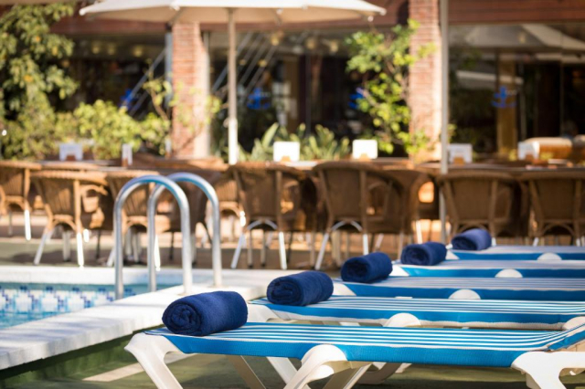 02.10 avion Bucuresti, Spania - Costa Brava - Barcelona Lloret de Mar, Hotel htop Palm Beach & SPA 557 EURO, 7 nopti, Pensiune completa inclusa