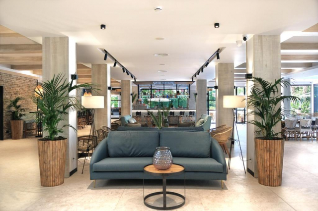 02.10 avion Bucuresti, Spania - Costa Brava - Barcelona Lloret de Mar, Hotel Acapulco 567 EURO, 7 nopti, Mic dejun inclus