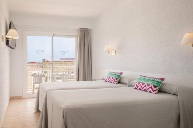 02.10 avion Bucuresti, Spania - Costa Brava - Barcelona Calella, Hotel htop Olympic 606 EURO, 7 nopti, Demipensiune inclusa