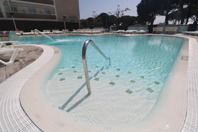 16.10 avion Bucuresti, Spania - Costa Brava - Barcelona Malgrat de Mar, Hotel Reymar Playa 587 EURO, 7 nopti, Demipensiune inclusa