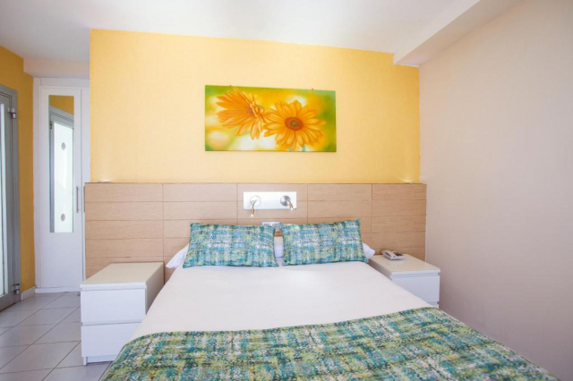 03.10 avion Bucuresti, Spania - Gran Canaria Puerto Rico, Servatur Riosol 724 EURO, 7 nopti, Fara masa