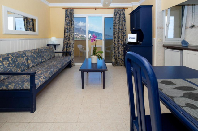 28.09 avion Bucuresti, Spania - Tenerife Puerto de la Cruz, Apartamentos Teneguia 636 EURO, 7 nopti, Fara masa