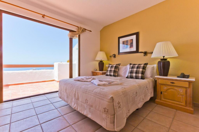 28.09 avion Bucuresti, Spania - Tenerife Los Cristianos, Ona Beverly Hills Suites 753 EURO, 7 nopti, Fara masa