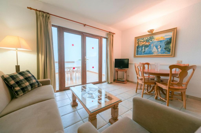 28.09 avion Bucuresti, Spania - Tenerife Los Cristianos, Ona Beverly Hills Suites 753 EURO, 7 nopti, Fara masa