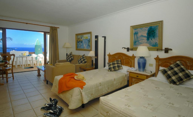 28.09 avion Bucuresti, Spania - Tenerife Los Cristianos, Ona Beverly Hills Suites 753 EURO, 7 nopti, Fara masa