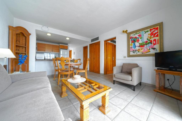 28.09 avion Bucuresti, Spania - Tenerife Los Cristianos, Ona Beverly Hills Suites 753 EURO, 7 nopti, Fara masa