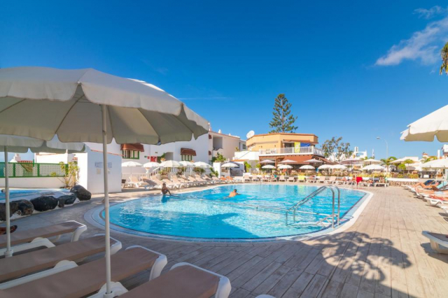 28.09 avion Bucuresti, Spania - Tenerife Costa Adeje, Aparthotel Neptuno Costa Adeje 773 EURO, 7 nopti, Fara masa