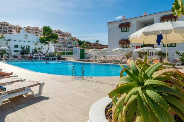 28.09 avion Bucuresti, Spania - Tenerife Costa Adeje, Aparthotel Neptuno Costa Adeje 773 EURO, 7 nopti, Fara masa