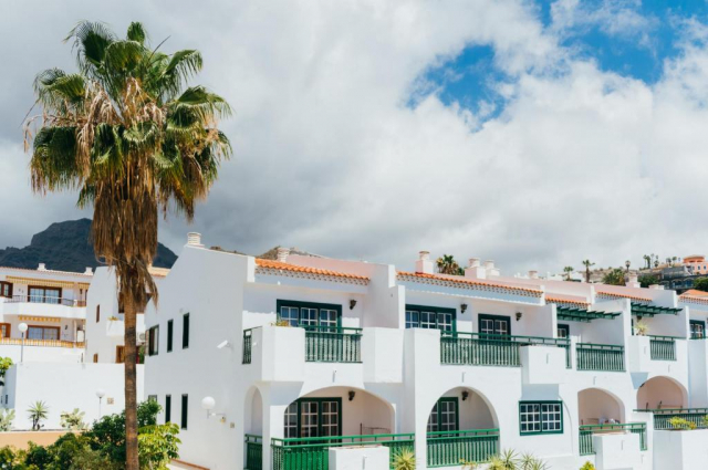 28.09 avion Bucuresti, Spania - Tenerife Costa Adeje, Aparthotel Neptuno Costa Adeje 773 EURO, 7 nopti, Fara masa