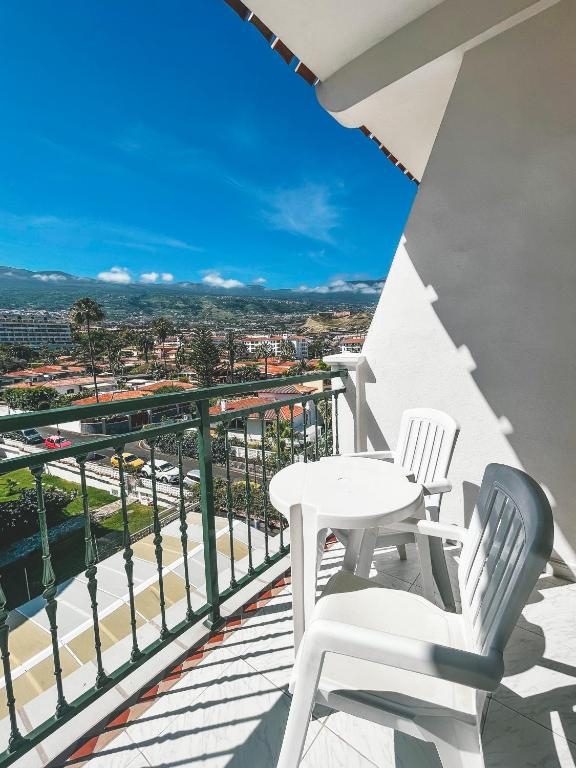 12.10 avion Bucuresti, Spania - Tenerife Puerto de la Cruz, La Carabela Apartamentos 685 EURO, 7 nopti, Fara masa