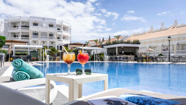 12.10 avion Bucuresti, Spania - Tenerife Los Cristianos, Ona Hollywood Mirage 851 EURO, 7 nopti, Fara masa