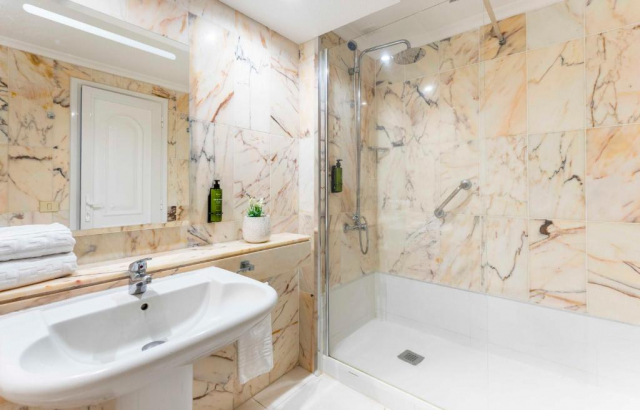 12.10 avion Bucuresti, Spania - Tenerife Los Cristianos, Ona Hollywood Mirage 851 EURO, 7 nopti, Fara masa