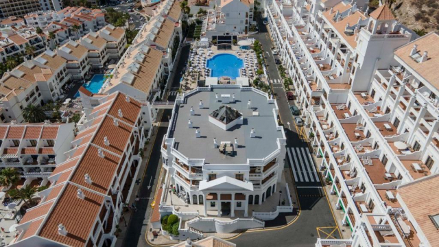 12.10 avion Bucuresti, Spania - Tenerife Los Cristianos, Ona Hollywood Mirage 851 EURO, 7 nopti, Fara masa