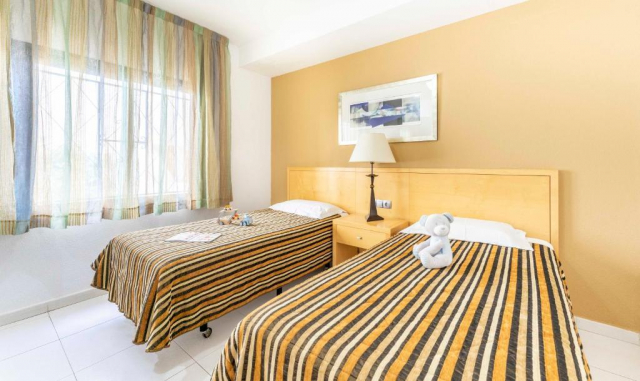 12.10 avion Bucuresti, Spania - Tenerife Los Cristianos, Ona Hollywood Mirage 851 EURO, 7 nopti, Fara masa