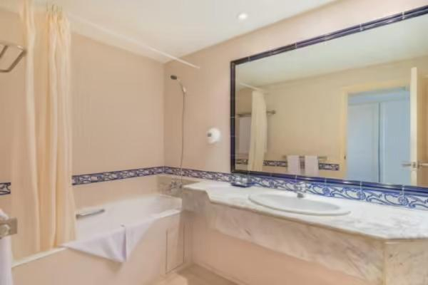 26.09 avion Bucuresti, Tunisia - Regiunea Hammamet Hammamet, Hotel Shalimar Hammamet 577 EURO, 7 nopti, All inclusive