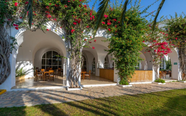 26.09 avion Bucuresti, Tunisia - Regiunea Hammamet Hammamet, Hotel Shalimar Hammamet 577 EURO, 7 nopti, All inclusive