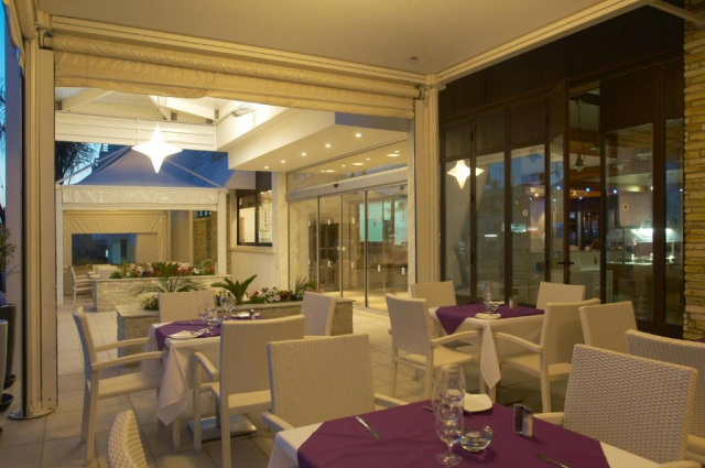 27.09 avion Bucuresti, Cipru - Zona Larnaca Ayia Napa, Senator Hotel Apartments - Adults Only 538 EURO, 7 nopti, Fara masa