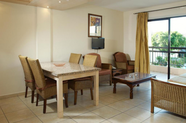 27.09 avion Bucuresti, Cipru - Zona Larnaca Ayia Napa, Senator Hotel Apartments - Adults Only 538 EURO, 7 nopti, Fara masa