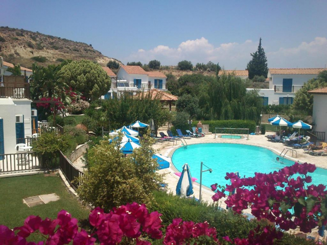 19.10 avion Bucuresti, Cipru - Zona Larnaca Limassol, Hotel Hylatio Tourist Village 626 EURO, 7 nopti, Mic dejun inclus