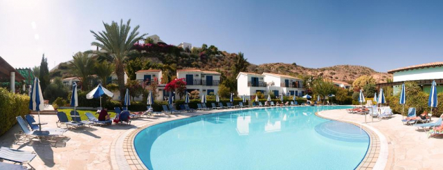 19.10 avion Bucuresti, Cipru - Zona Larnaca Limassol, Hotel Hylatio Tourist Village 626 EURO, 7 nopti, Mic dejun inclus