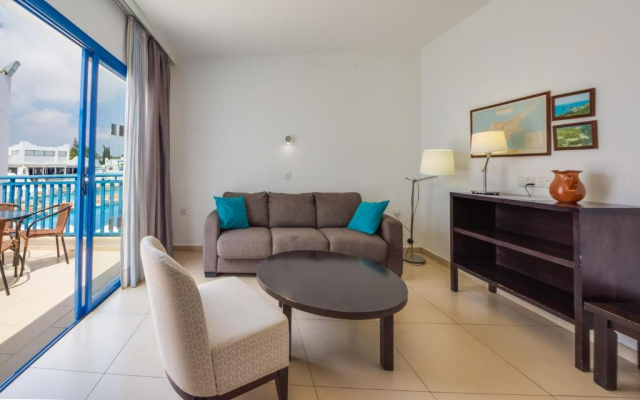 03.10 avion Cluj Napoca, Cipru - Zona Larnaca Ayia Napa, MarisMare Apartments 753 EURO, 7 nopti, Fara masa