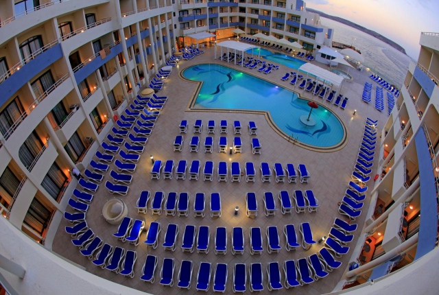 LAST MINUTE LA PLAJA IN MALTA  4**** RIVIERA RESORT SPA ZBOR DIN OTOPENI TAXE INCLUSE