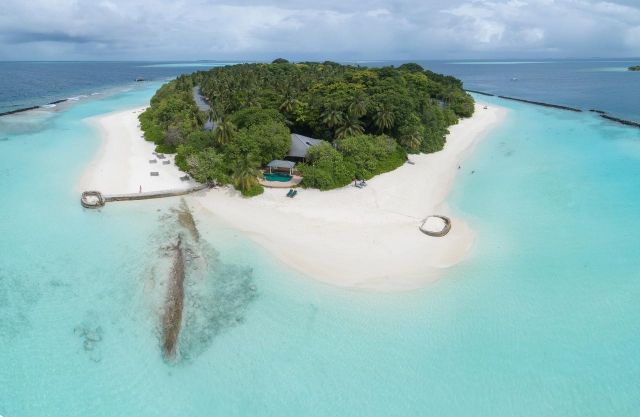 LAST MINUTE   DELUXE MALDIVE  ROYAL ISLAND 5***** PENSIUNE COMPLETA ZBOR DIRECT DIN OTOPENI CU TAXE INCLUSE