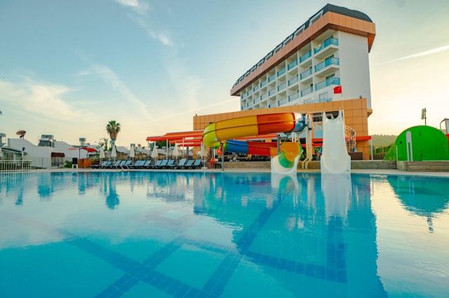 ULTIMELE LOCURI ANTALYA 5***** CU ULTRA  ALL INCLUSIVE THRONE BEACH  ZBOR CHARTER DIN OTOPENI  CU TAXE INCLUSE