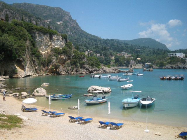 Hai la plaja in Corfu cu avion din Bucuresti, 789 euro/pers!