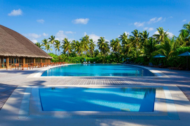 LAST MINUTE MALDIVE CANAREEF RESORT 4****  DEMIPENSIUNE ZBOR DIRECT DIN OTOPENI CU TAXE INCLUSE