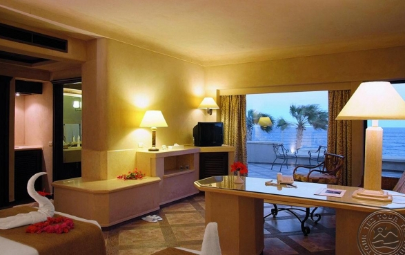 SUPER OFERTA HURGHADA din IASI: ALBATROS CITADEL 5*, la 958 €/persoana. Totate taxele incluse