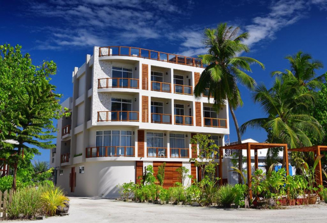 ULTIMELE LOCURI MALDIVE VELANA BEACH    4****    ZBOR   DIRECT DIN OTOPENI  CU TAXE INCLUSE