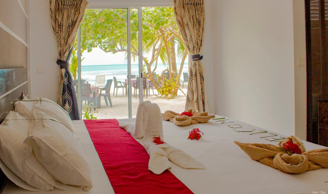  LAST MINUTE PE PLAJA IN MALDIVE LA 4**** CROWN BEACH  ZBOR  DIN OTOPENI CU TAXE INCLUSE