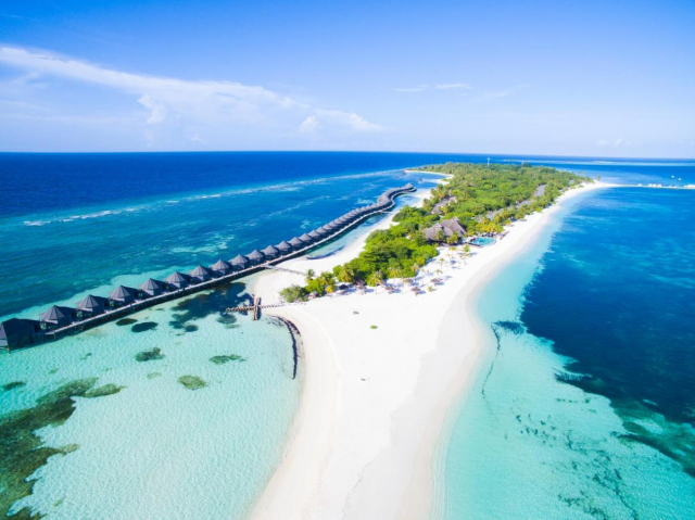ULTRA LAST MINUTE MALDIVE 4**** PENSIUNE COMPLETA KUREDU ISLAND RESORT ZBO DIN OTOPENI CU TAXE INCLUSE