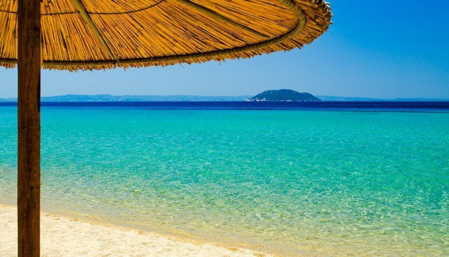 Sejur de 1 Mai si Paste la plaja in Halkidiki la daor 183 euro , hotel ATRIUM 4*